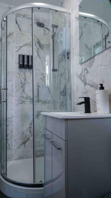 Stunning Two Bed City Centre Apartment Leeds  Buitenkant foto