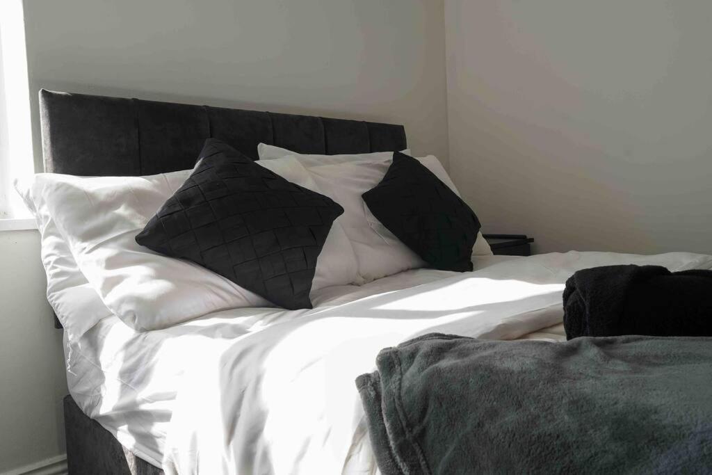 Stunning Two Bed City Centre Apartment Leeds  Buitenkant foto