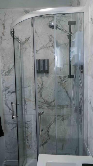 Stunning Two Bed City Centre Apartment Leeds  Buitenkant foto